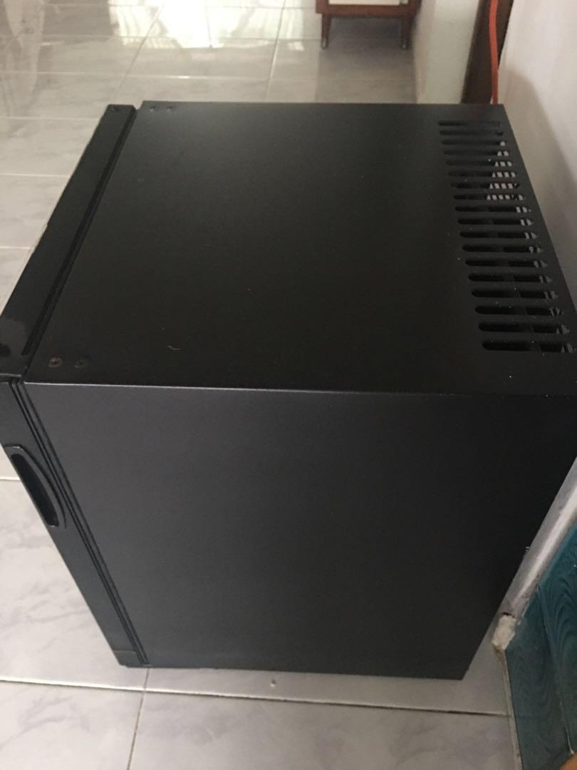Jvd 30l online minibar fridge