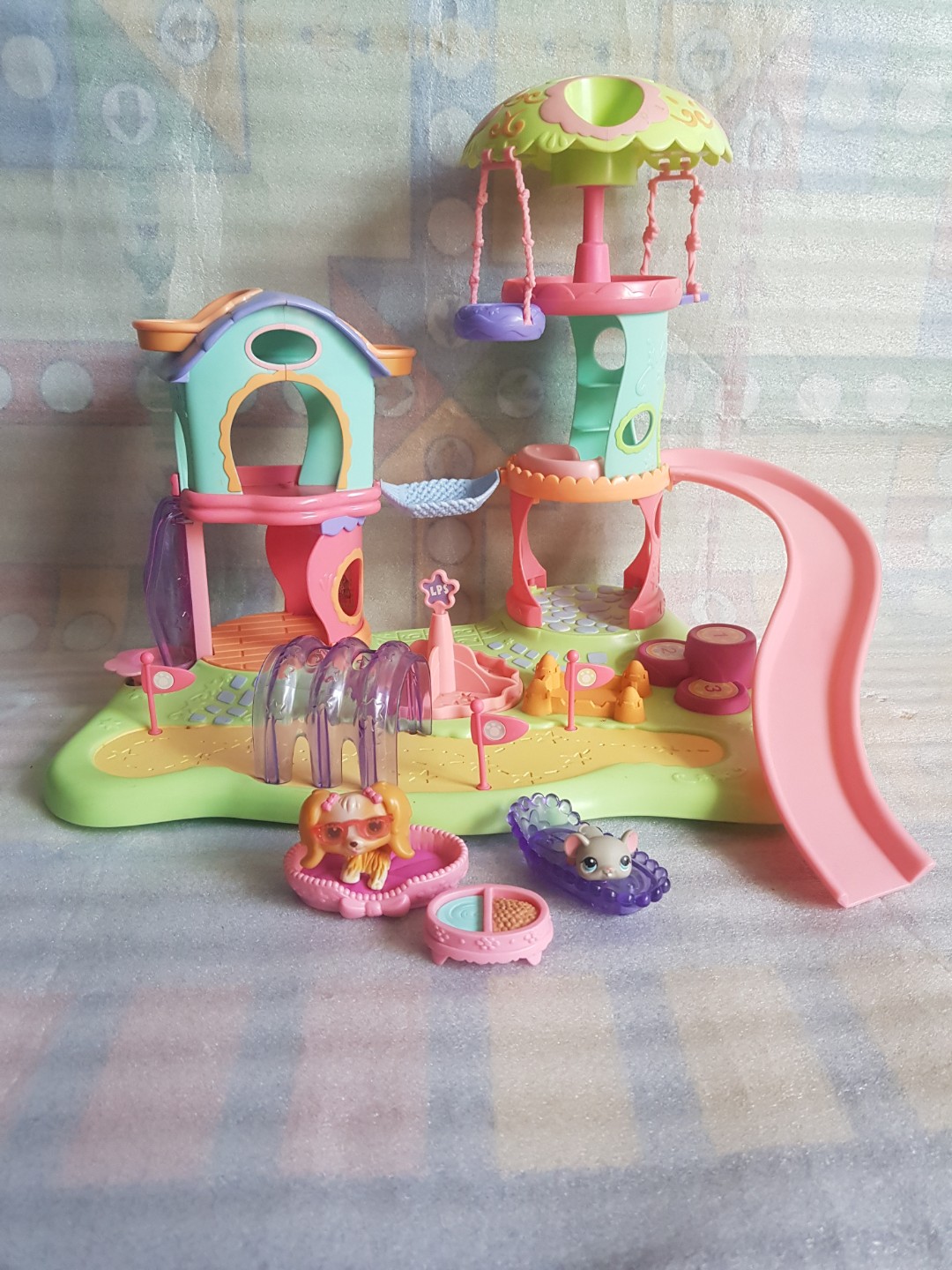 Littlest pet shop outlet whirl around playground