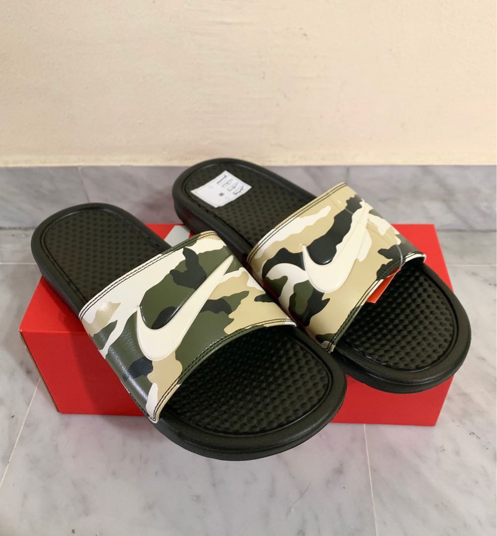nike camouflage flip flops