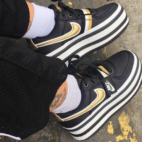 black nike vandal 2k