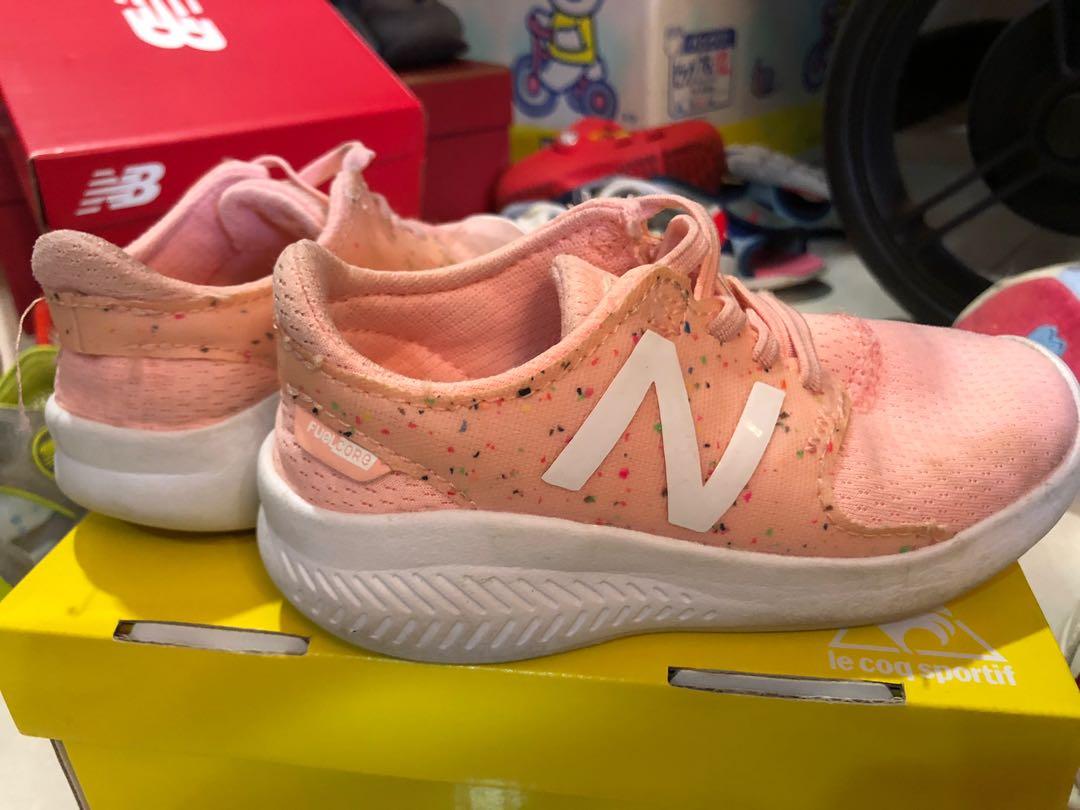 Girls pink hotsell new balance