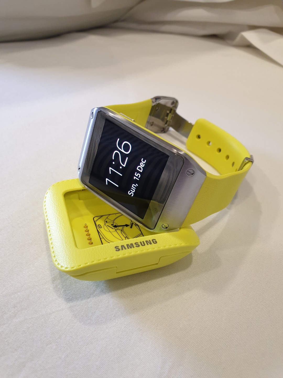 Samsung Galaxy Gear Smartwatch SMV700 Lime Green, Mobile Phones