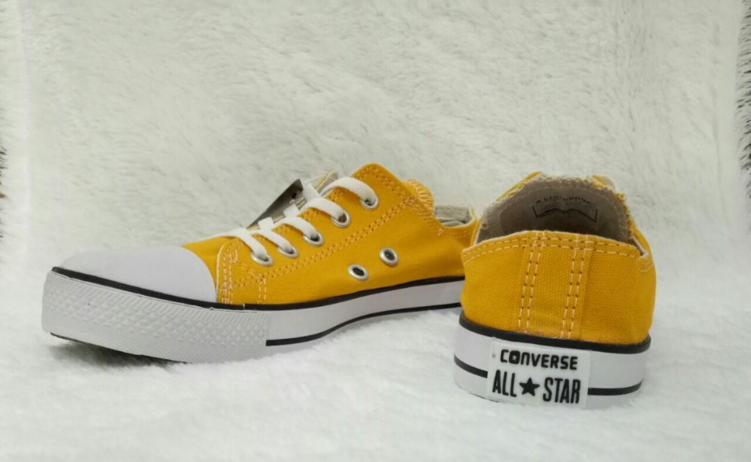 Sepatu Converse Kuning Fesyen Wanita Sepatu Di Carousell