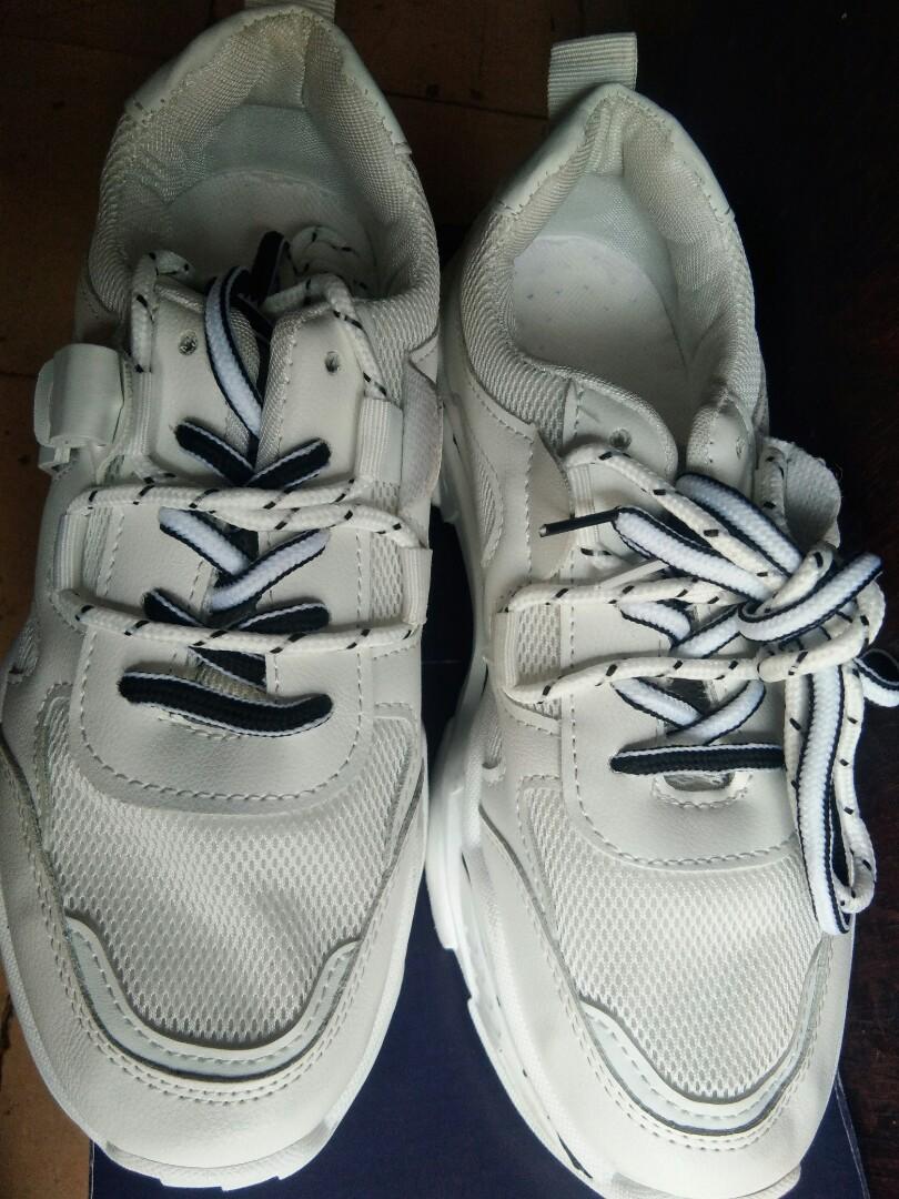 Sepatu Sneakers Ulzzang Korea Style Sepatu Running Wanita Fesyen Wanita Sepatu Di Carousell