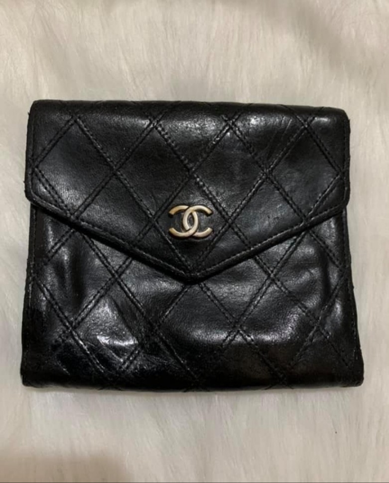 Vintage Chanel short wallet (authentic with serial code), Women's ...