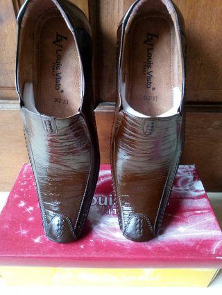 Sepatu formal merk louis visto