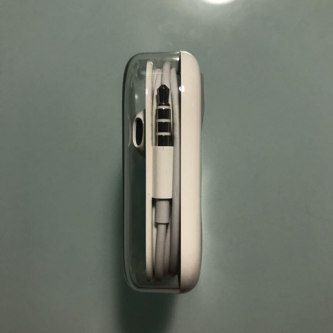 Apple Earpods Wired 3.5mm Headphone Jack, Audio, Earphones on Carousell