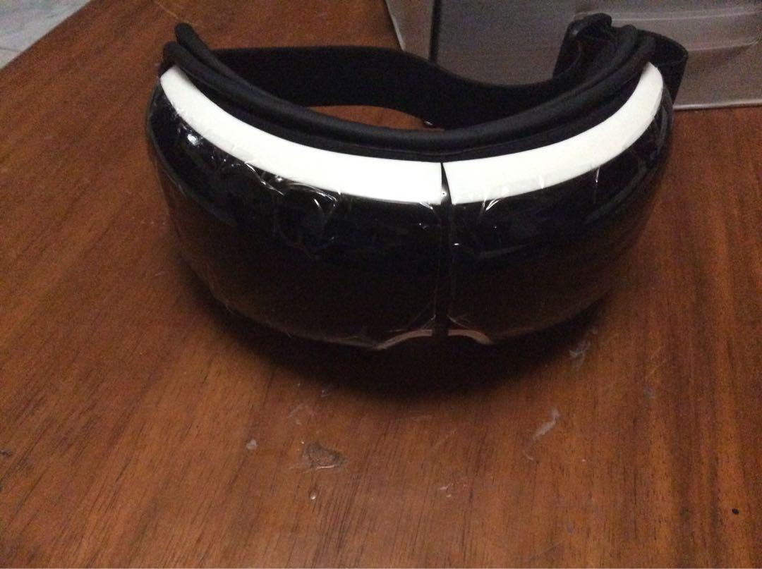 Belik Eye Massager (Category: Massage Devices) located in Quezon City. Submitted by marky1969 (Listing ID 267977899, Image 3). Description: For Sale Only... Napanalunan sa raffle..no need for it.. Brandnew..binuksan lang para kunan ng pic... Half the price na yan... Kindly google na lang for more info... Available hanggat naka post... No reply means not interested sa offer nyo... Cherry Fooderama along Congressional Ave meet ups... Thks..