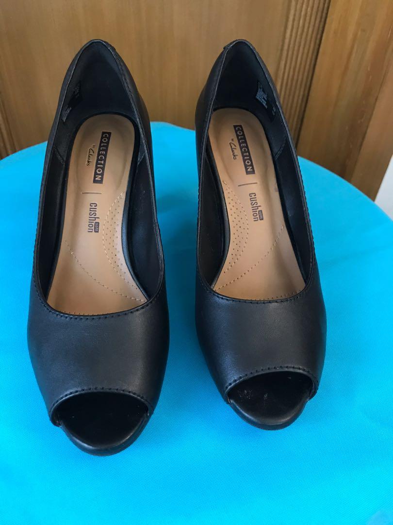 Clarks Collection Soft Women's Black Leather Classic Pumps Heels Shoes Size  7 | eBay