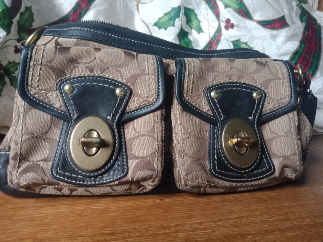 coach pocket purse