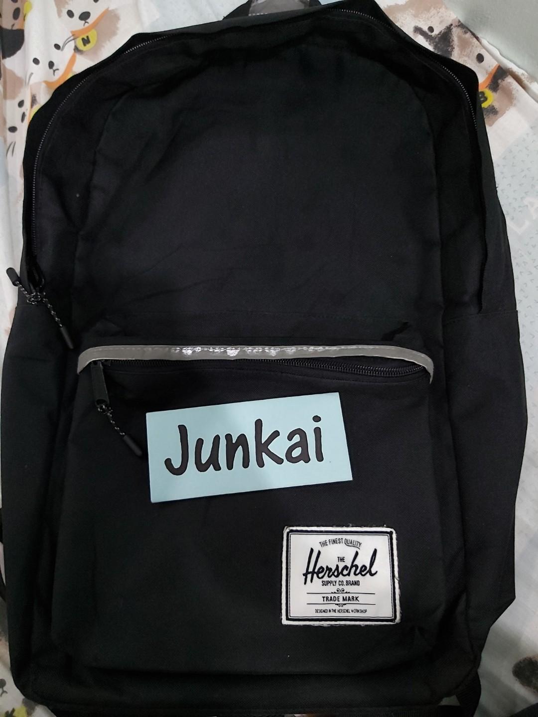 Herschel Backpack Men S Fashion Bags Wallets Backpacks On Carousell