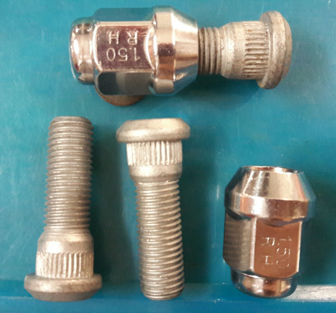 Revo Hub bolt and nut, Commercial & Industrial, Construction & Building