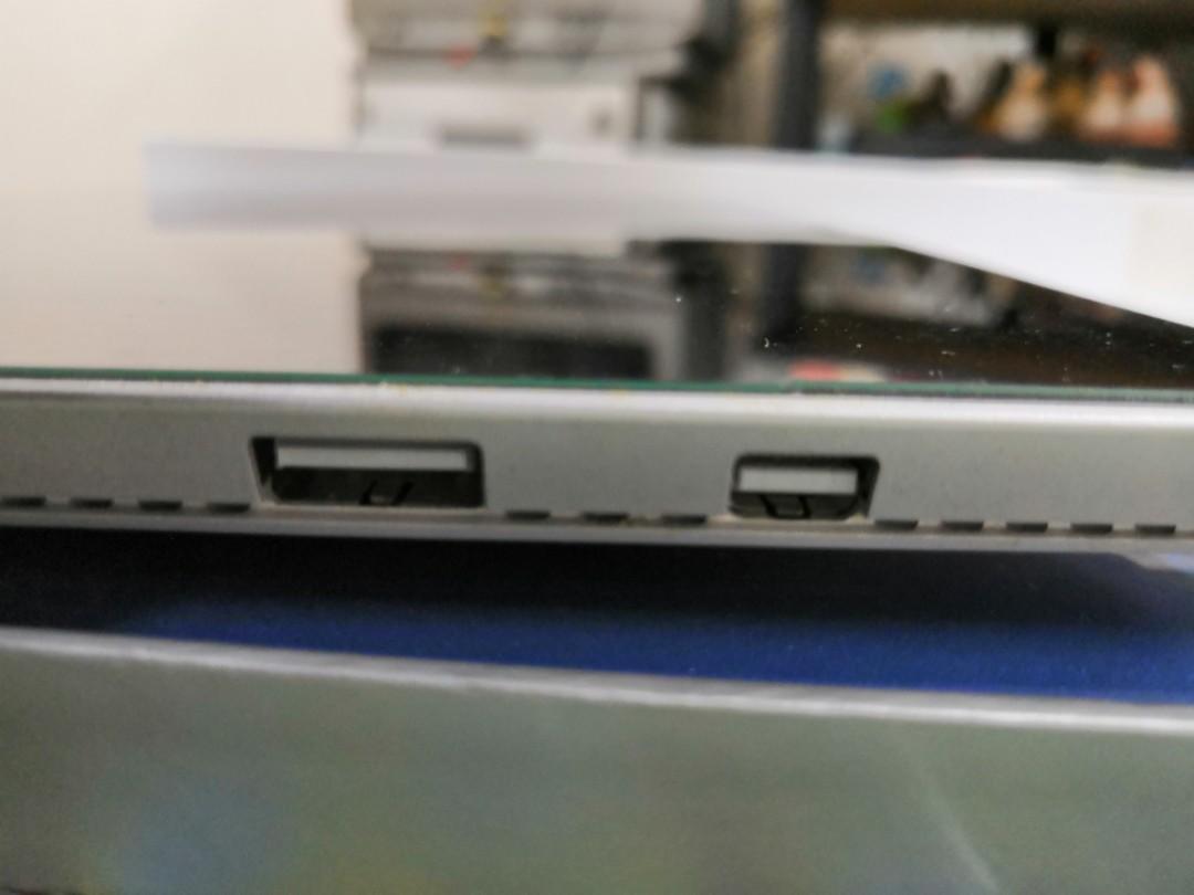 Surface Pro 3 (Category: Windows) located in Puchong. Submitted by greteoh (Listing ID 267991106, Image 3). Description: Look like new with box Sealed new type cover, never use. Brand: Microsoft Model: Surface Pro 3 (1631) Processor: Intel Core i5 Storage: 128GB Memory: 8 GB Screen : 12 inch full HD with screen protector. Condition : 9.5/10 Price still can nego. COD are welcomed.