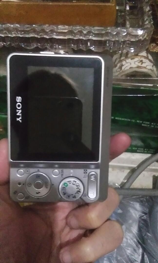 Vintage cam and walkman (Category: Voice Recorders) located in Las Pinas. Submitted by mommys_koleksyon011 (Listing ID 267846125, Image 3). Description: 2500 for both camera and walkman...dko pa natest kung nagana sila.