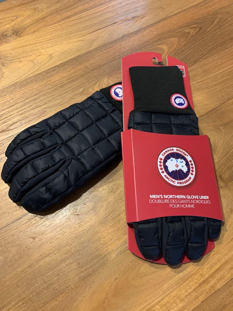 Canada Goose Men’s Northern Glove Liner 100 New Small Size, 男裝, 男裝配飾 Carousell