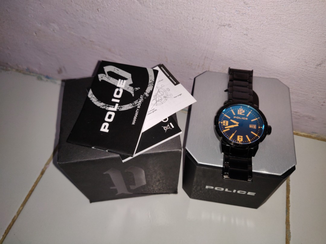 Jam Tangan Police Strap Besi Hitam, Fesyen Pria, Jam Tangan on Carousell