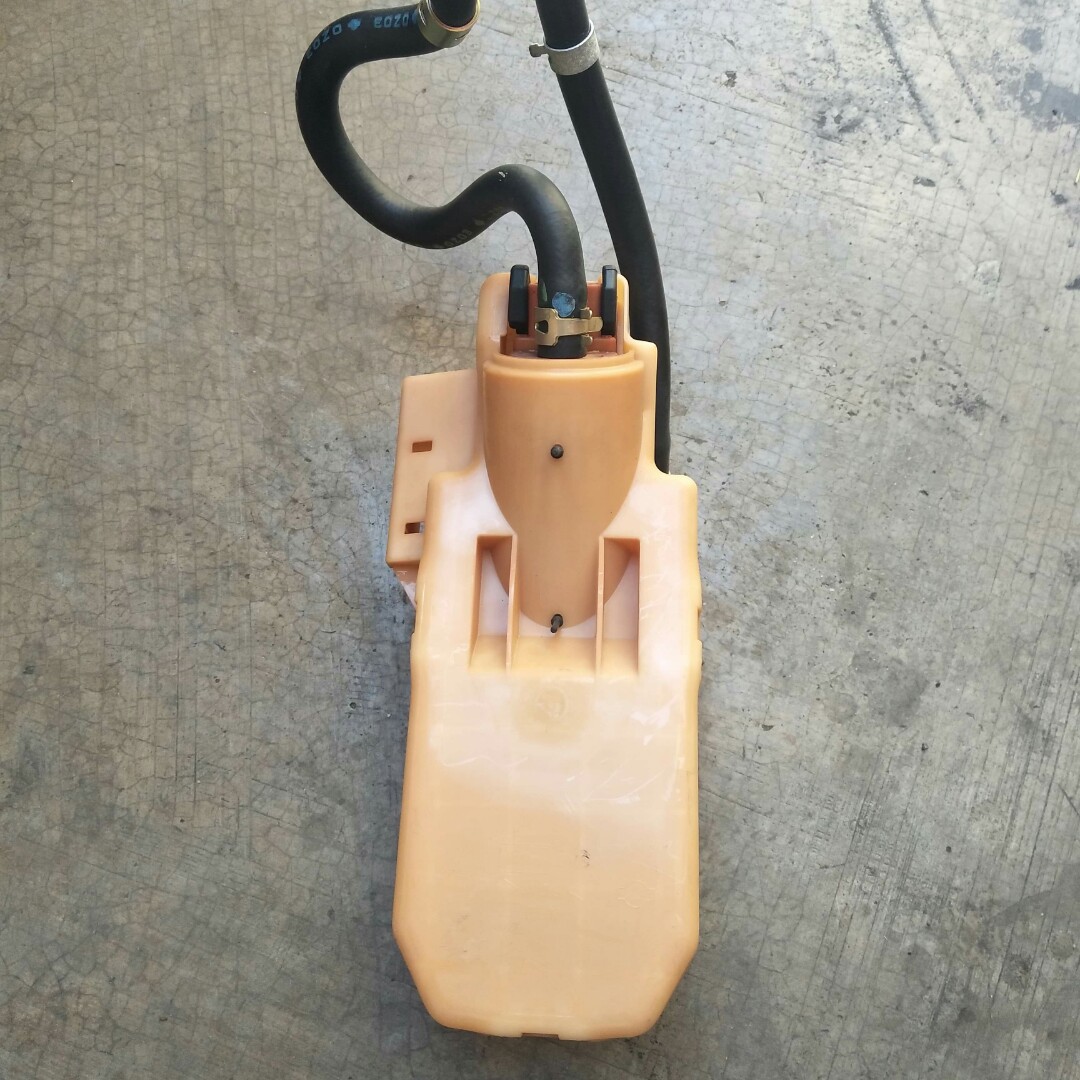 Nissan Sentra B14 efi fuel pump assembly, Car Parts & Accessories