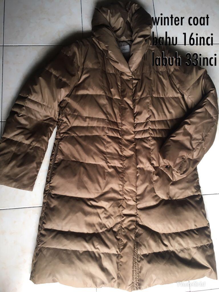Winter Jacket (Category: Other Tops) located in Shah Alam. Submitted by ctputra (Listing ID 268094197, Image 1). Description: winter jacket size M bahu 16 inci labuh 33 inci.