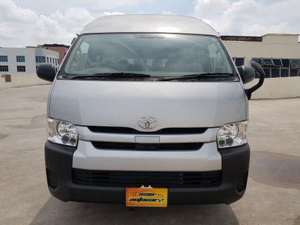 Toyota Hiace High Roof 2.8 GL Commuter 14-Seater (A)