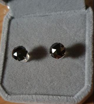 4 Carats K18 Japan White Gold Natural Black Diamond Earrings
