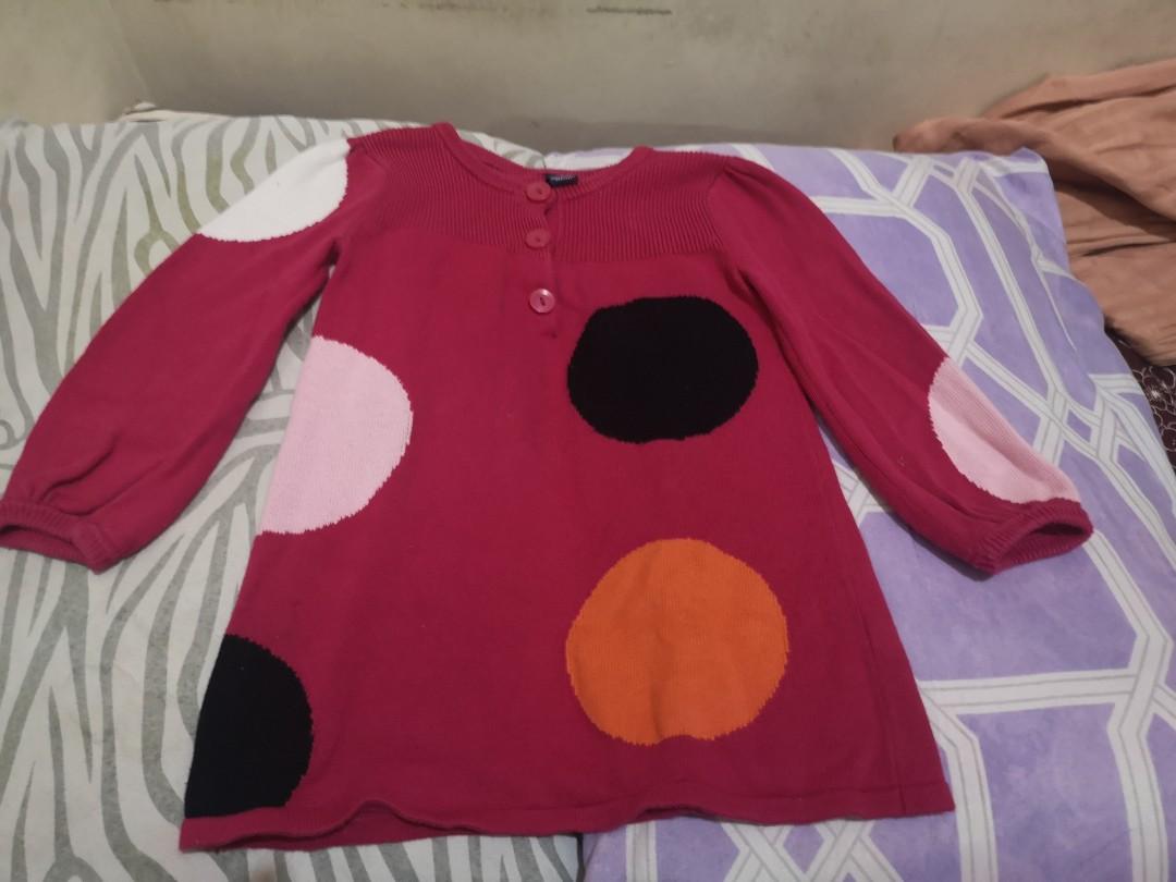 Baby Gap Sweater (Category: Babies & Kids Fashion) located in Pasig City. Submitted by aronlinebazaar (Listing ID 268307173, Image 1). Description: Baby Gap Sweater 18-24 months on tag Very Good Used Condition Sf c/o Buyer.
