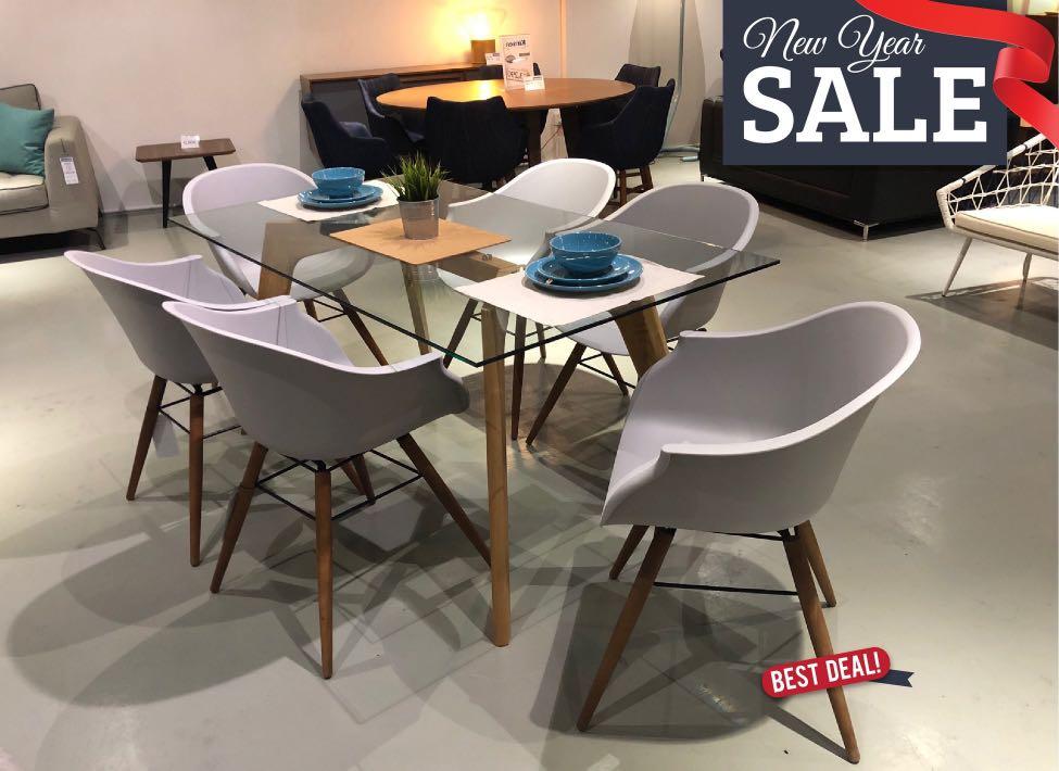 Dining Table Set (Category: Chairs) located in Seremban. Submitted by stephy0309 (Listing ID 268314212, Image 1). Description: -Dining table set (6seats) -Trendy design with glass table -Condition like new -Have to provide own transport to pick up -Pick up at seremban area (nearby S2 Tesco) .