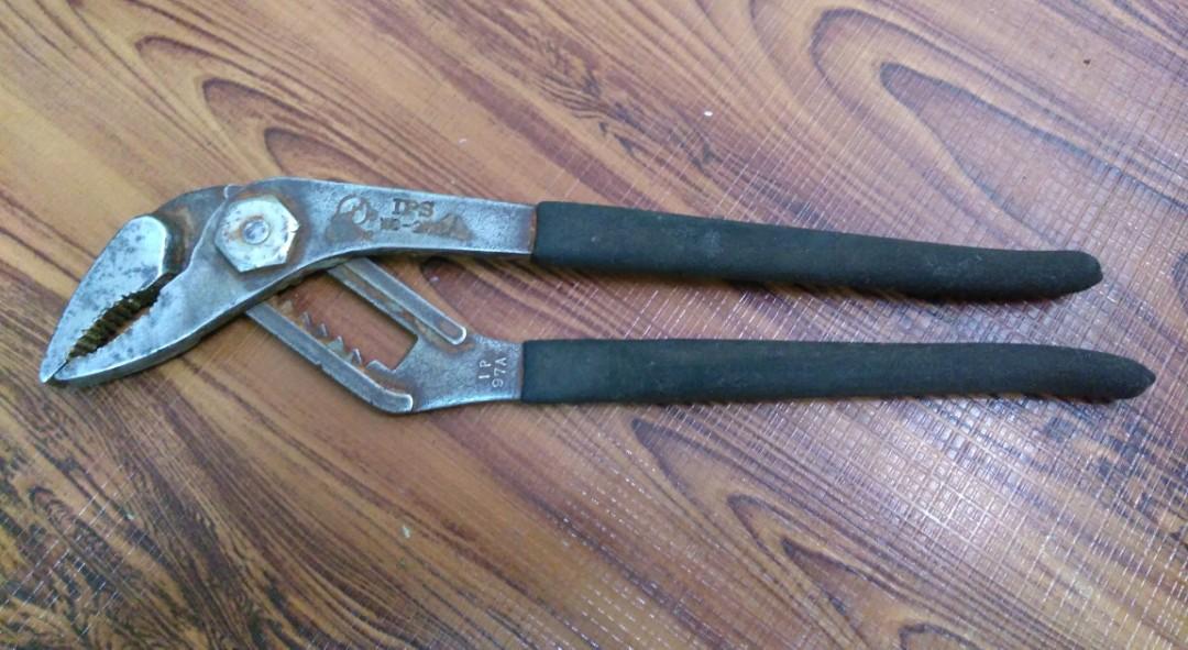 Japanese pipe wrench, Hobbies & Toys, Stationery & Craft, Craft