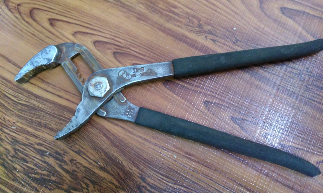 Japanese pipe wrench, Hobbies & Toys, Stationery & Craft, Craft