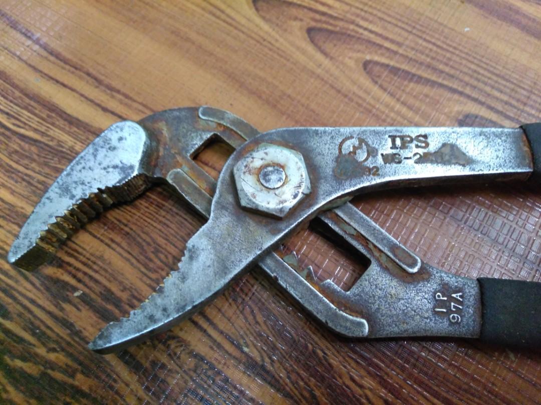 Japanese pipe wrench, Hobbies & Toys, Stationery & Craft, Craft