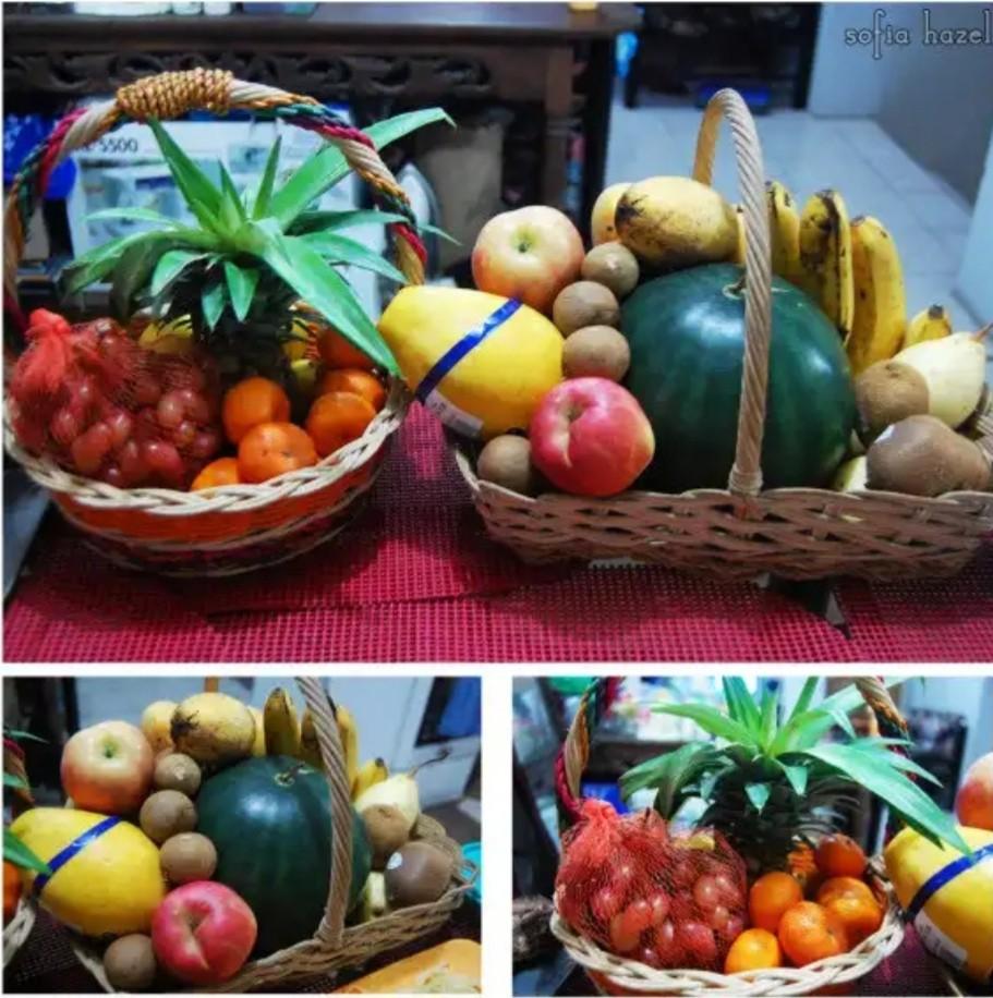 New Year Fruit Baskets (Category: Gift Baskets & Hampers) located in Quezon City. Submitted by rodriguezldf.1 (Listing ID 268228527, Image 3). Description: BASKET 1 (Dec 29-31) Prosperous New Year Fruits! 12 kinds + 1 free Prosperous fruits Php 900 BASKET 2 (Dec 23-31) 7th Heaven Fruits Basket 7 kinds of Heavenly fruits Php 600 Hassle Free! Good Quality! Freshness Guarantee! ☑️free delivery within Metro Manila ☑️Delivery on Dec 28-29 ☑️sa mga wor