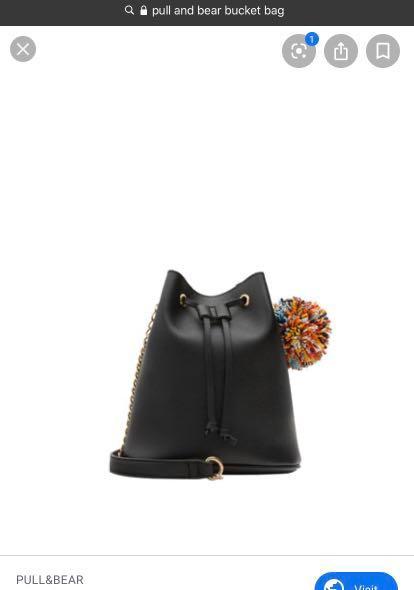 Pull and top bear bucket bag
