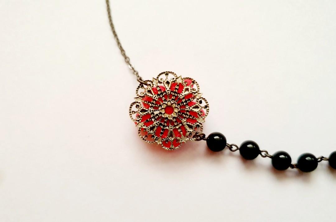 Red store flower choker