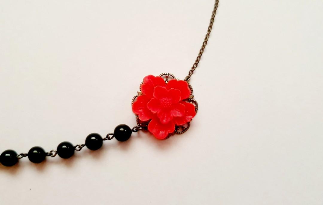 Red flower choker online