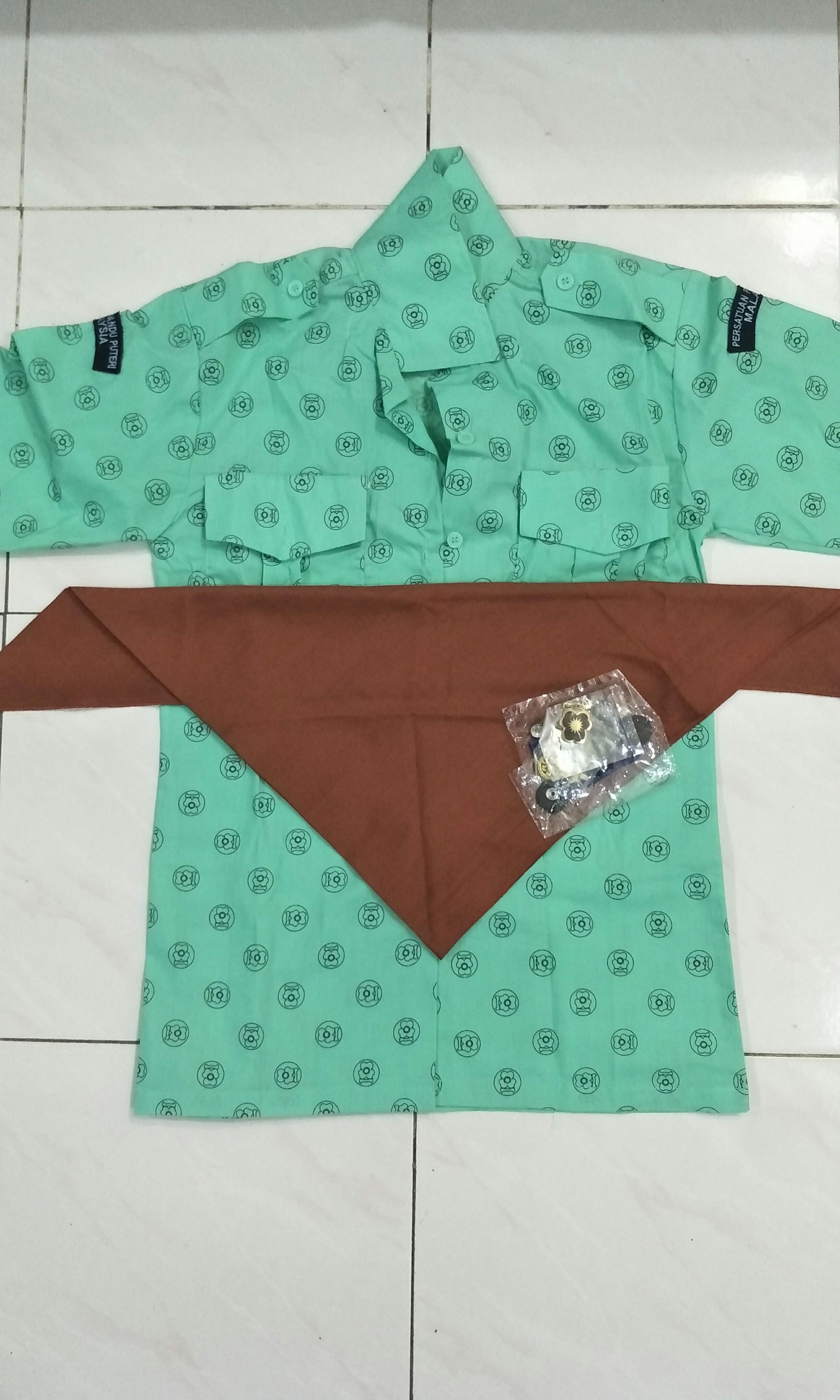 Satu Set Uniform Tunas Puteri Sekolah Rendah Women S Fashion Clothes Others On Carousell