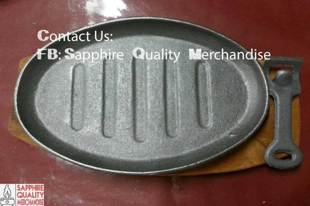 Sizzling Plate Oval Design (Category: Cookware & Accessories) located in Famy. Submitted by nephalemz (Listing ID 238557570, Image 3). Description: Sizzling Plate Oval Design w/ Wood and Holder Plain Design Arabic Design I-bar Design.