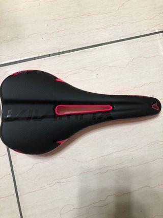 Vivimax 螢光桃紅坐墊