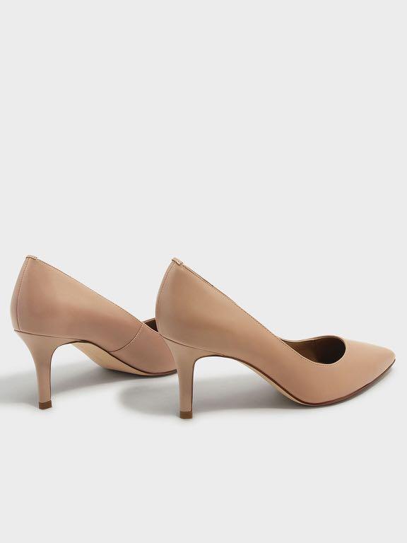 Basic Pointed Pumps (Category: Heels) located in Singapore. Submitted by kyaxys (Listing ID 268357494, Image 1). Description: Worn once or twice can’t remb Condition: as good as new .