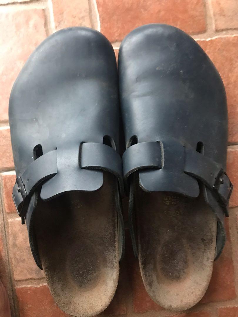 Birkenstock chef shoes Fesyen Pria Sepatu Sandal di Carousell