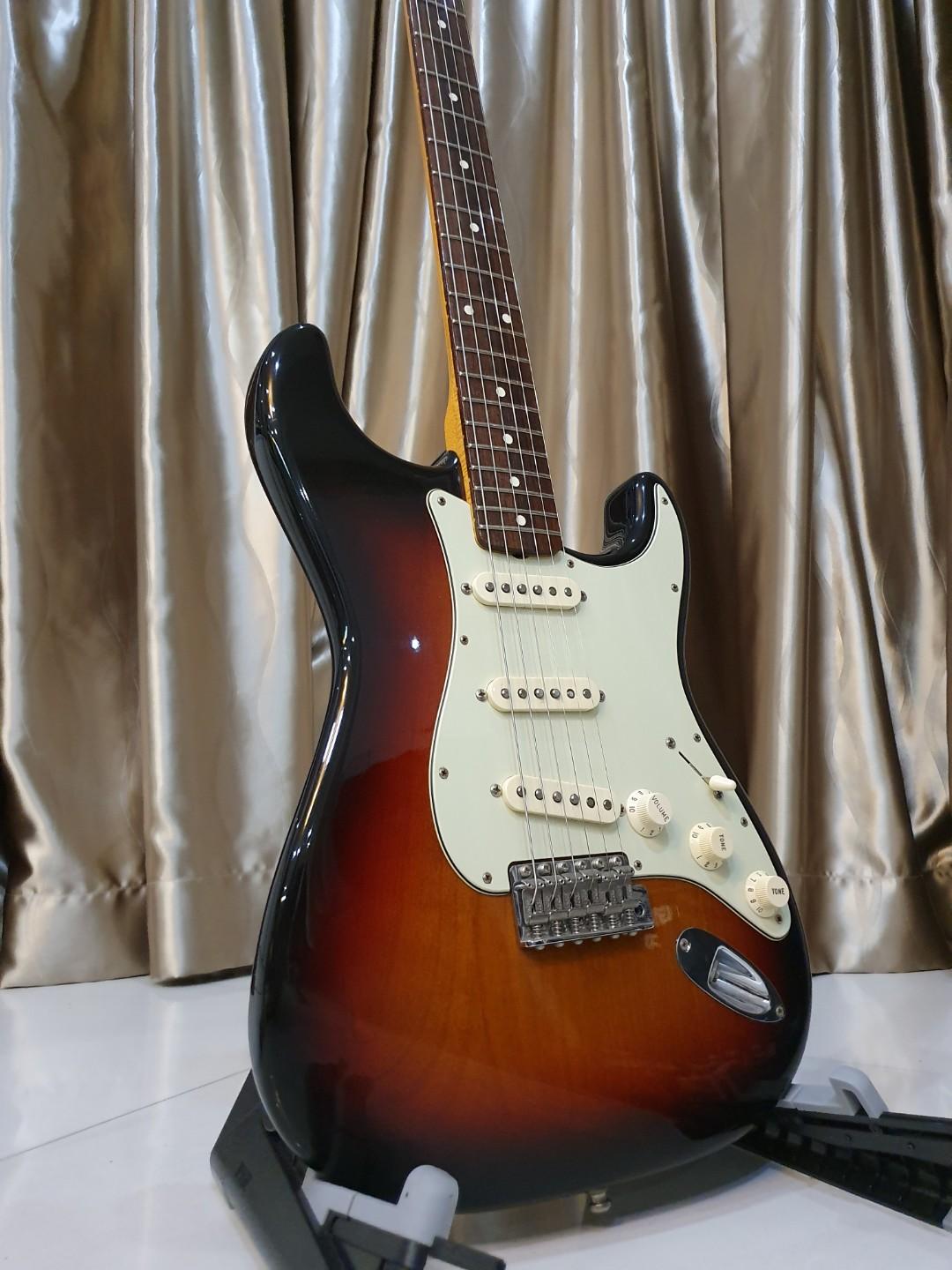 Fender Vintage Hot Rod 62 Stratocaster, Hobbies & Toys, Music & Media ...