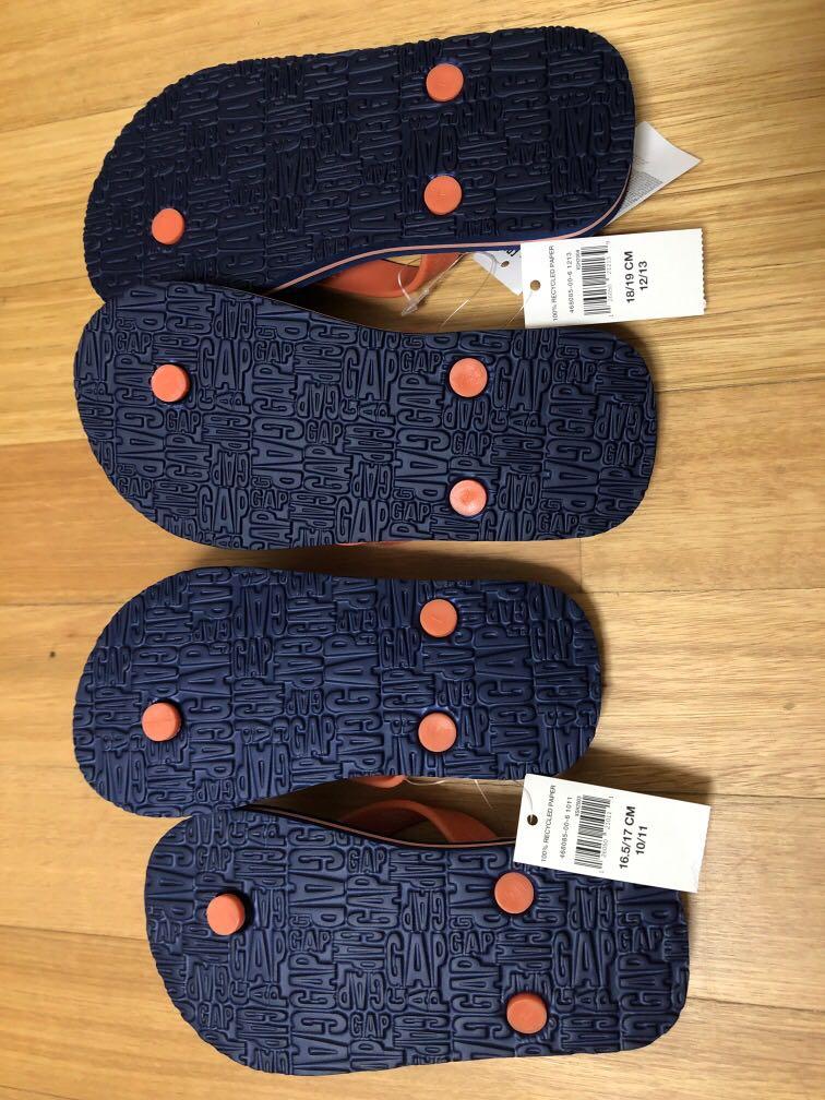 New Gap kids slippers size 10 11 12 13