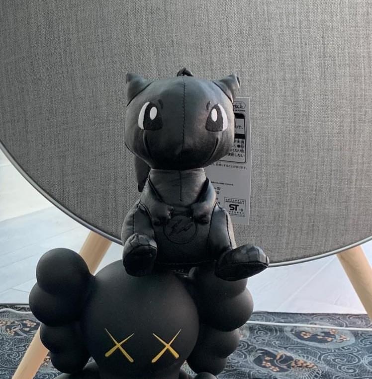 Fragment discount pikachu keychain