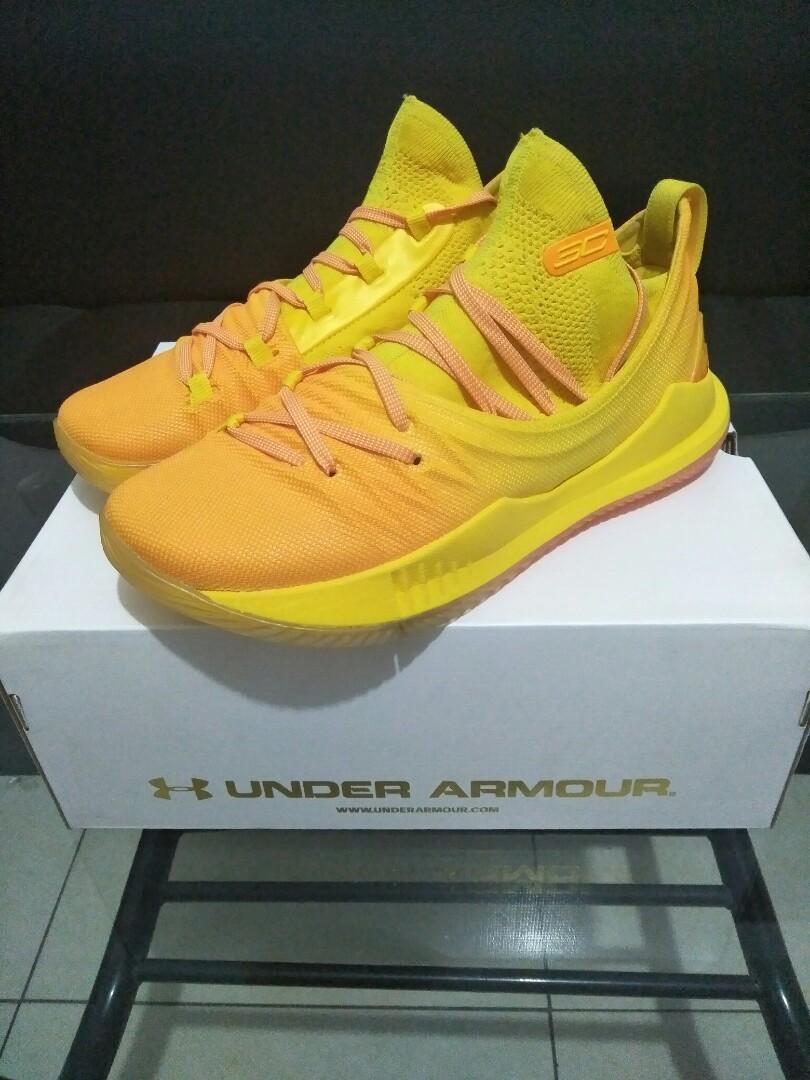 UA Curry 5 Asia Tour (Category: Sneakers) located in Cainta. Submitted by kyrie_devonn22 (Listing ID 268379358, Image 2). Description: UA Curry 5 Asia Tour Limited Size 8 9++/10 Condition Complete 4500 Cainta/Ortigas Meetup 09274382907.
