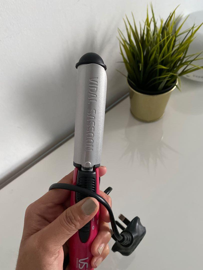 Vidal Sassoon Mini Curling Iron VS720PH Beauty Personal Care Hair on Carousell