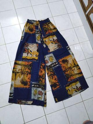 Celana Kulot abstrak