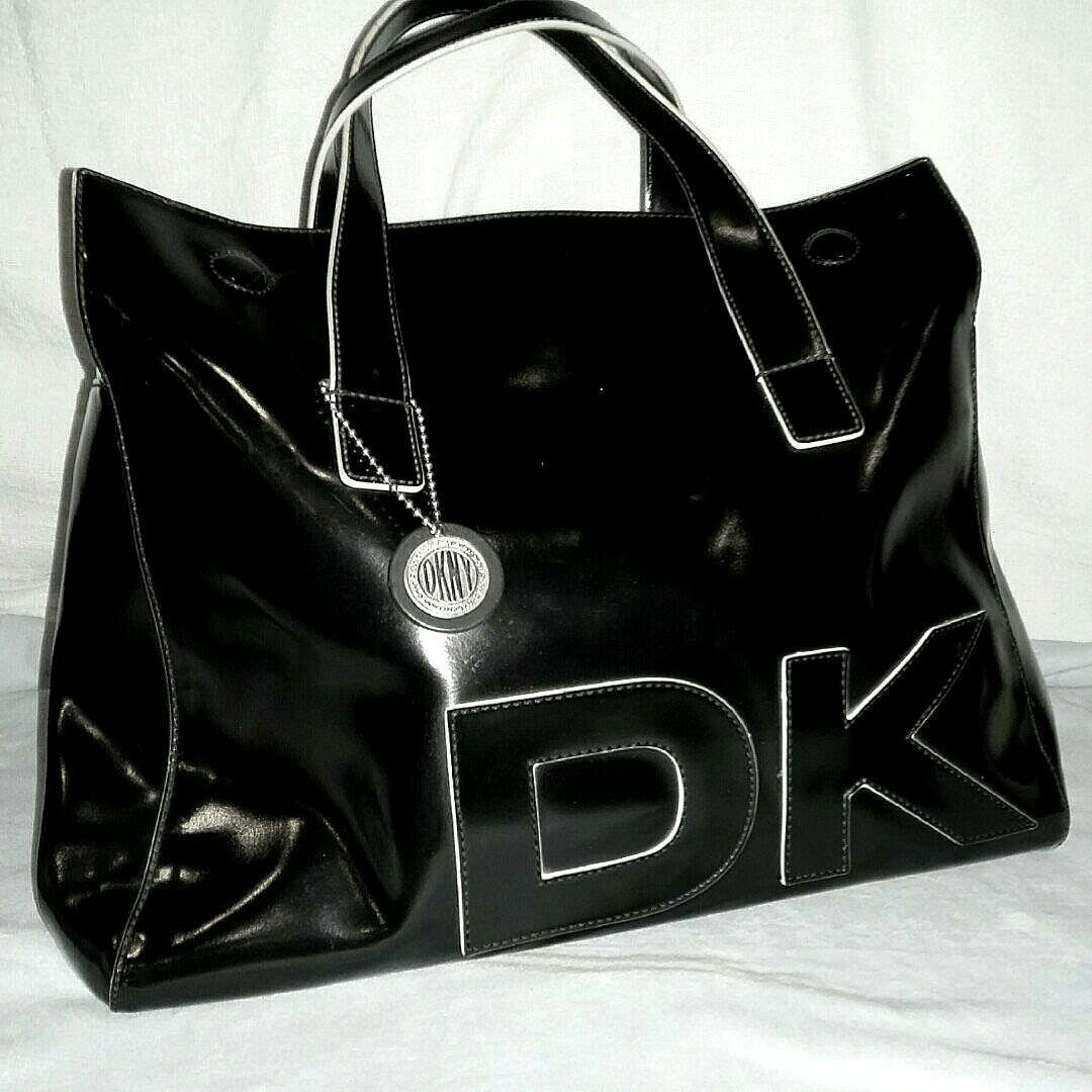 black patent leather tote handbags