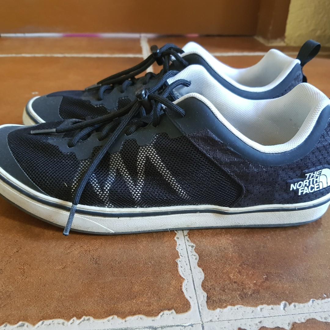 The north face discount base camp flow sneaker