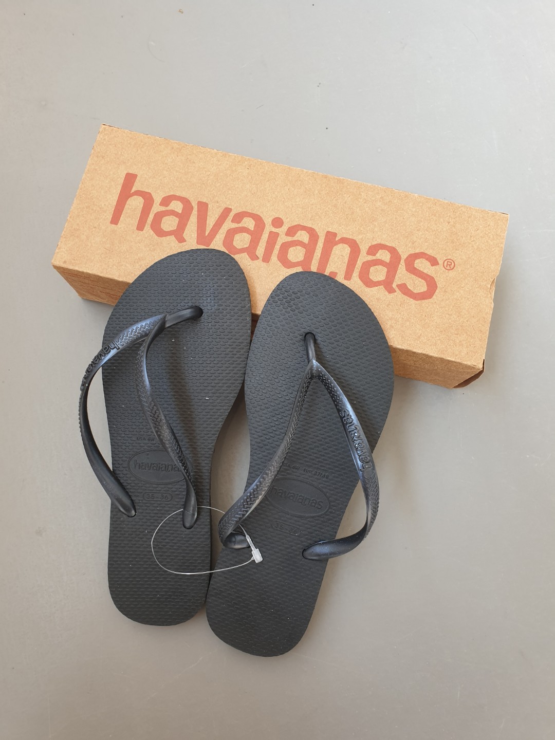 BN) Havaianas Slim Thong Flip Flops 