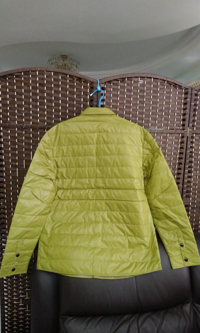 Jacket 80% Down Feather Thin (Green) (Category: Coats, Jackets and Outerwear) located in Singapore. Submitted by leex2 (Listing ID 268564950, Image 3). Description: Brand new thin 80% down feather jacket Color: Green Size: 185/100A Measurements (ptp): Chest 54cm Length 71cm Please allow 2-3cm variation. Note: tag was intentionally cut by merchant Code: J-Green.