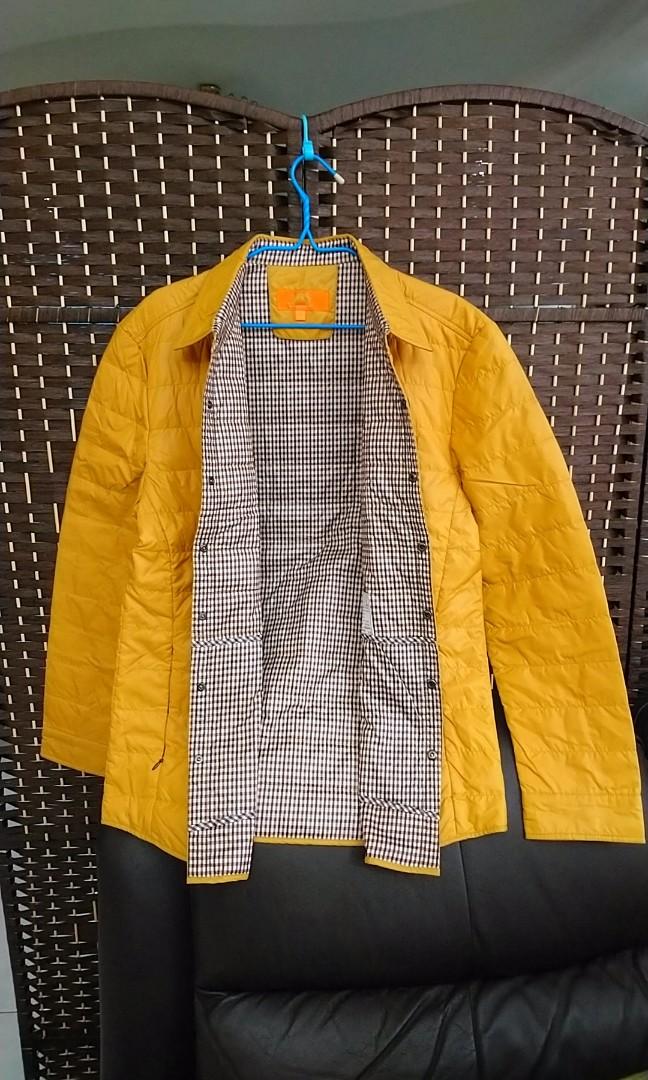 Jacket Down Feather 80% Thin (Yellow) (Category: Coats, Jackets and Outerwear) located in Singapore. Submitted by leex2 (Listing ID 268564237, Image 3). Description: Brand new thin 80% down feather jacket Color: Yellow Size: 185/100A Measurements (ptp): Chest 54cm Length 71cm Please allow 2-3cm variation. Note: tag was intentionally cut by merchant Code: J-Yellow.