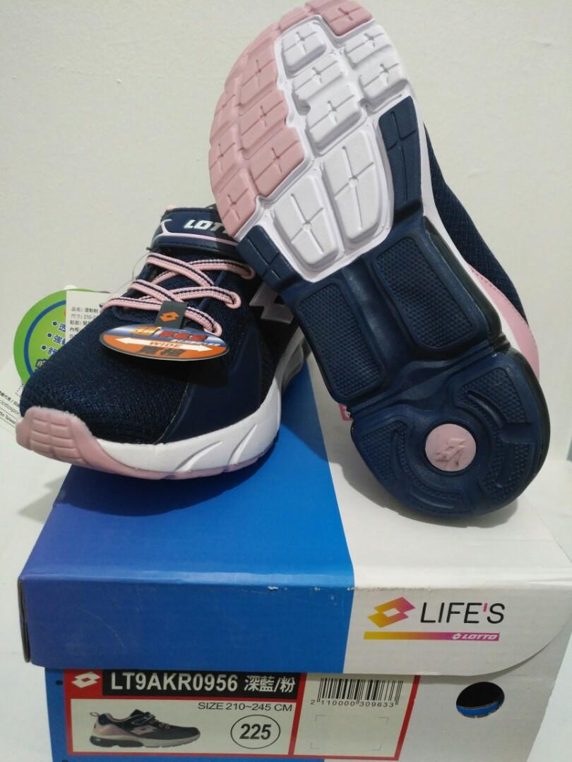 Lotto Volare Run Shoes (Category: Activewear) located in Manila. Submitted by shine8889 (Listing ID 268617237, Image 3). Description: brand new with box model no: LT9AKR0956 sizes available: 210-245cm orig.
